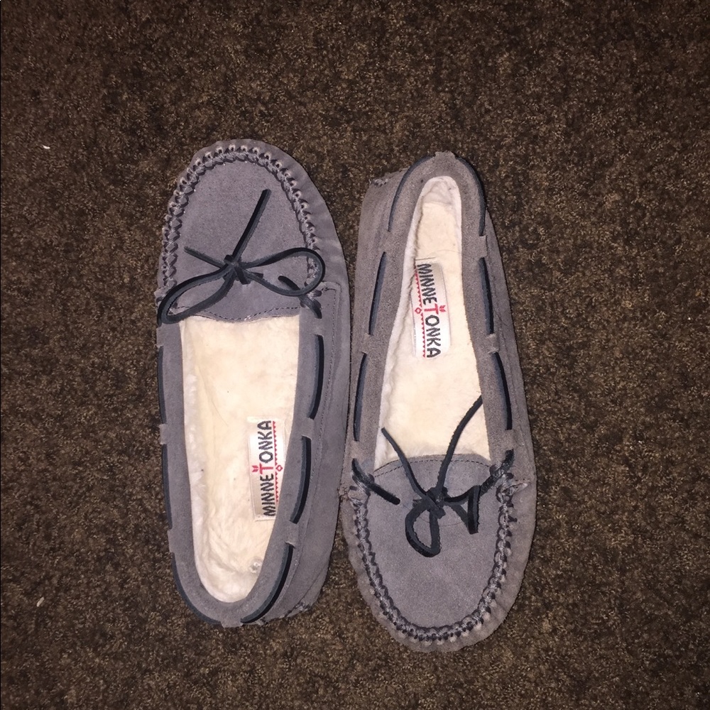 Women’s Minnetonka moccasins size 8!